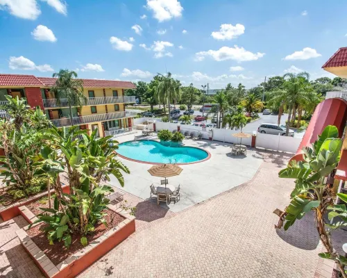 Quality Inn & Suites at Tropicana Field Leisure & Recreation Photos