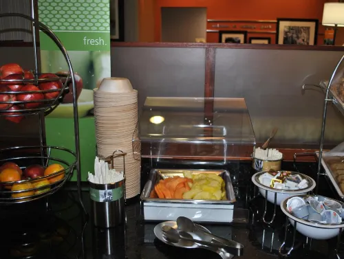 Hampton Inn College Park Dining Photos