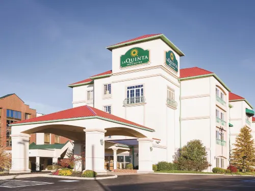 La Quinta Inn & Suites by Wyndham Cincinnati Airpt Florence Exterior Photos