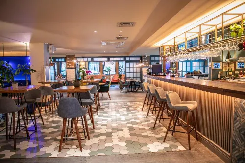 The Corner, London City Leisure & Recreation Photos