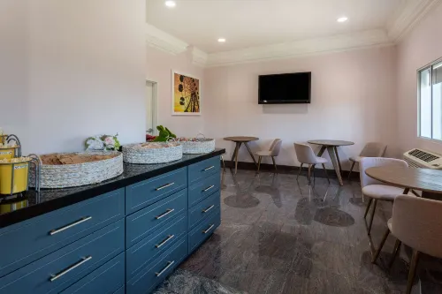 Days Inn by Wyndham Santa Monica Dining Photos