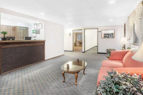 Super 8 by Wyndham Queensbury Glens Falls/Lake George Area Public Areas Photos