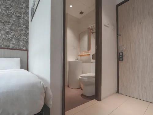 The Noble Hotel Rooms Photos