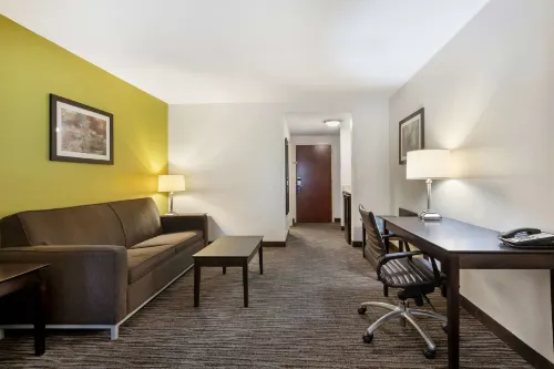 Best Western Magnolia Inn and Suites Rooms Photos