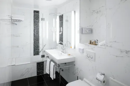 Grand Hotel Suisse Majestic, Autograph Collection Rooms Photos