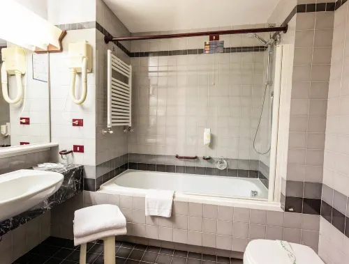 Hotel Maxim Rooms Photos