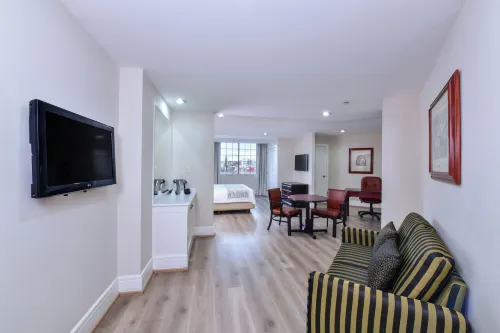 Krystal Satelite Maria Barbara Rooms Photos