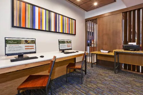 Holiday Inn Express & Suites Cleveland-Richfield À proximité de l'hôtel Photos