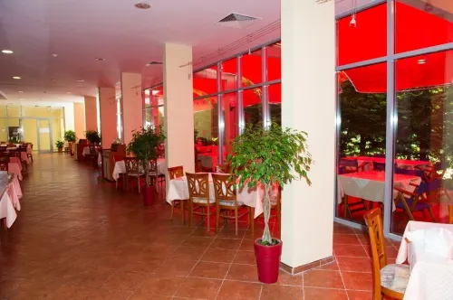Ivana Palace Hotel - Free Parking Питание Photos