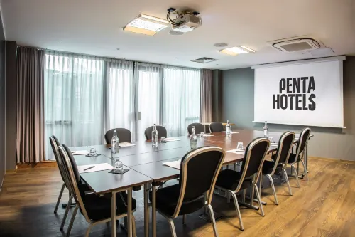 B&B Hotel Birmingham Centre Business Photos