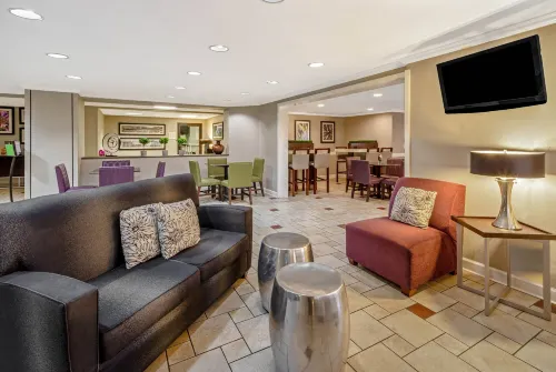 La Quinta Inn & Suites by Wyndham Miami Airport East Öffentliche Flächen Photos