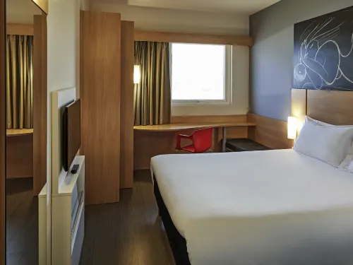 Ibis Londrina Shopping Photos