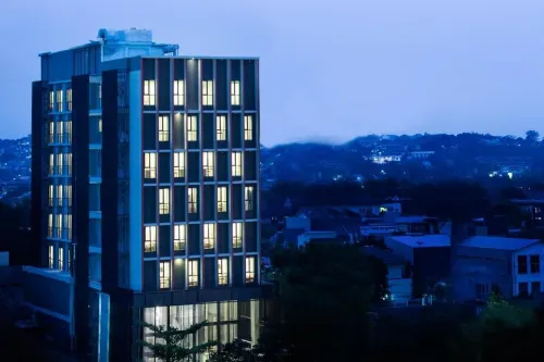 Up-Peak Hotel Simpang Lima Semarang Powered by Archipelago Eksterior Photos