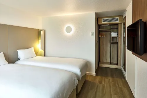 Campanile Villennes-Sur-Seine - Poissy - Hôtel rénové en 2024 Chambres Photos