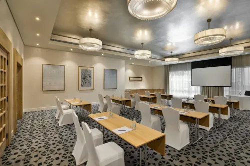 Al Habtoor Grand Resort, Autograph Collection By Marriott Business Facilities Photos