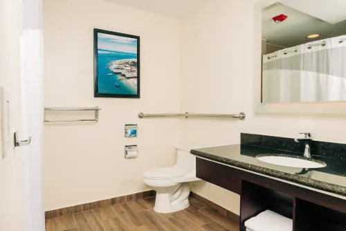 Holiday Inn San Salvador Rooms Photos