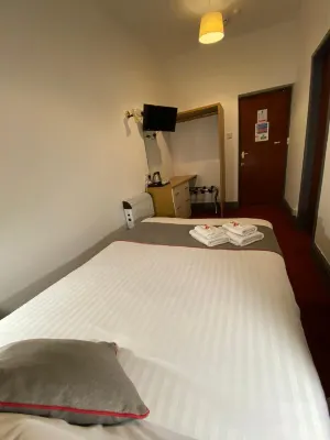 Alumhurst Hotel Photos