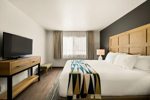 Oxford Suites Redding Rooms Photos