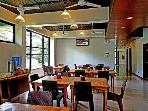 Acacia Garden Inn Dining Photos