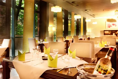 Hotel Kiel by Golden Tulip Restauration Photos