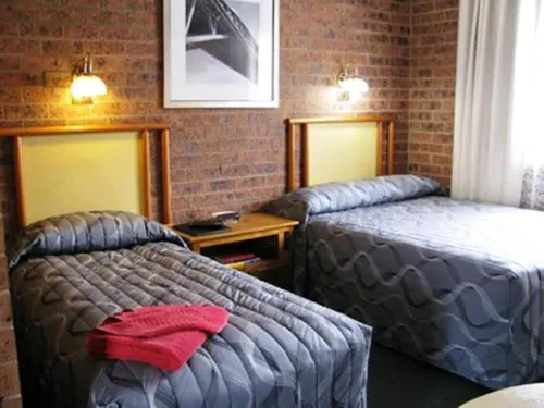 The Wayfarer Motel Photos