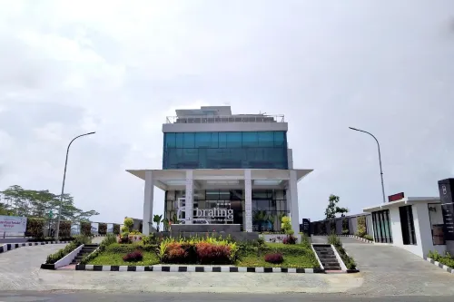 Braling Grand Hotel Purbalingga, Azana Hotels Collection Экстерьер Photos