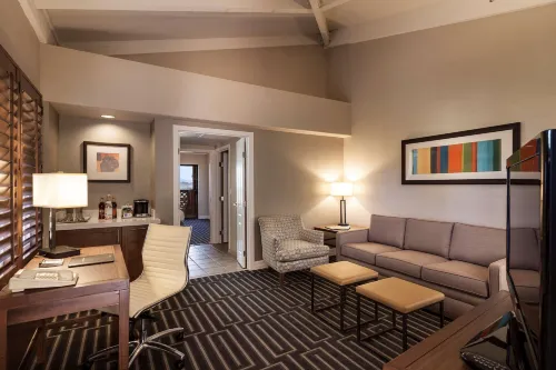 Hilton Phoenix Tapatio Cliffs Resort Rooms Photos
