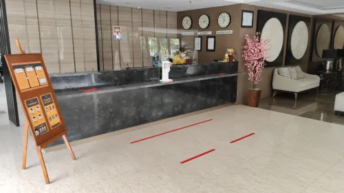 Grand Kuta Hotel and Residence Общественные зоны Photos