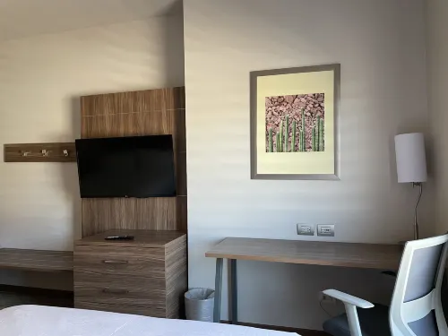 Holiday Inn Express Guaymas Zimmer Photos