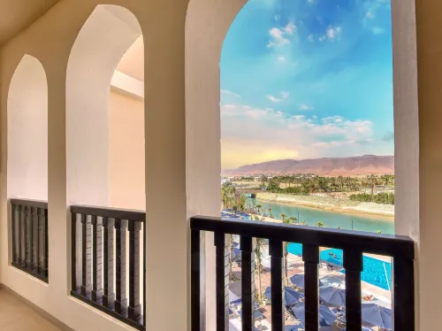 Fanar Hotel & Residences Huoneet Photos