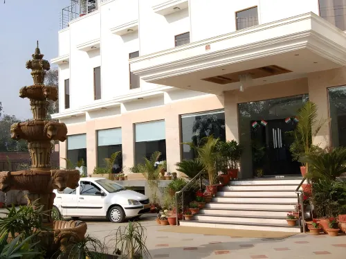 Hotel Taj Resorts Extérieur Photos