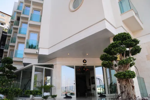 Alesta Yacht Hotel Exterior Photos