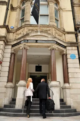 The Royal Hotel Cardiff Extérieur Photos