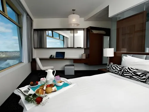 Tower Hotel at Fallsview Photos