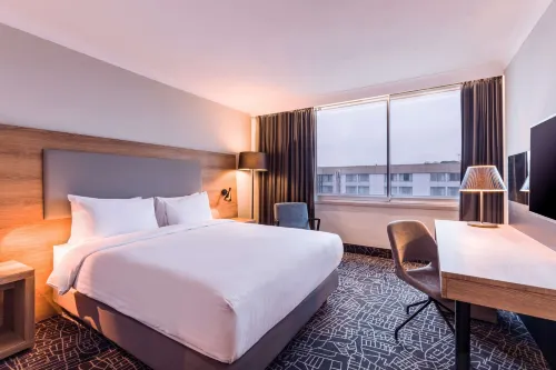 Radisson Hotel and Conf Centre London Heathrow Rooms Photos