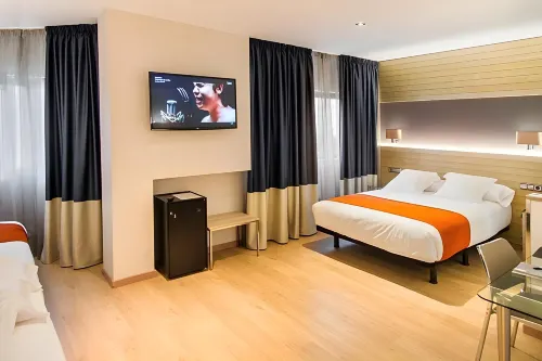 Hotel Avenida Photos
