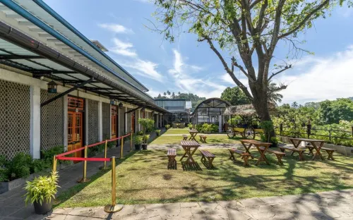 Thilanka Hotel Kandy Extérieur Photos