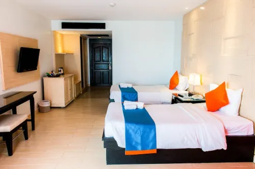 Sea Breeze Jomtien Resort Photos