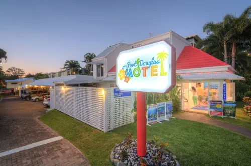 Port Douglas Motel Exterior Photos