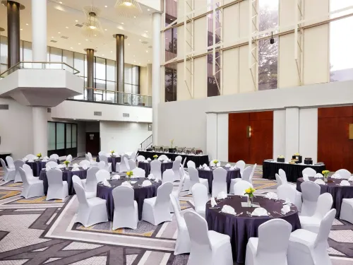 DoubleTree by Hilton Hotel Dallas Near the Galleria Business Facilities Photos