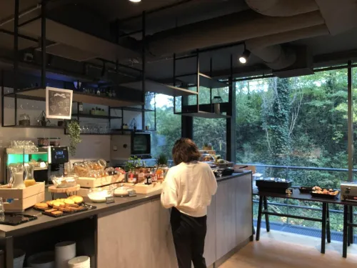 Hotel New Kit Dining Photos