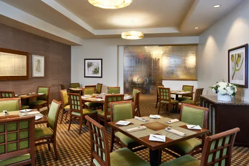 DoubleTree by Hilton Irvine Spectrum Dining Photos
