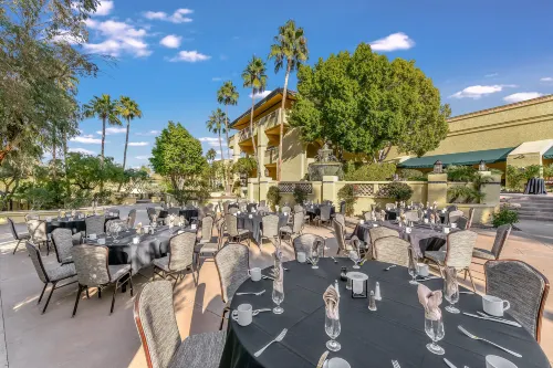 Hilton Phoenix Tapatio Cliffs Resort Dining Photos