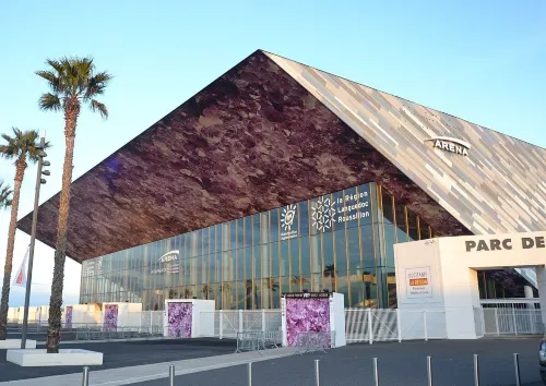 Campanile Montpellier Est - Le Millénaire Extérieur Photos