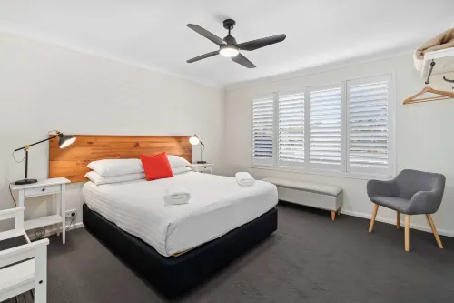 West End Motor Lodge Rooms Photos
