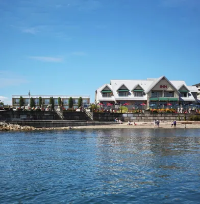 Sidney Waterfront Inn & Suites Extérieur Photos