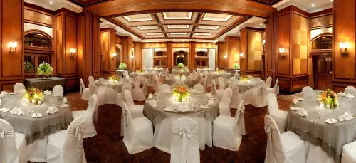 Taj Lands End Dining Photos