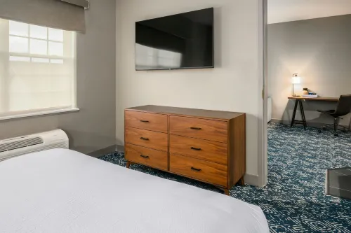 Four Points by Sheraton Bedford Manchester Airport Rooms Photos