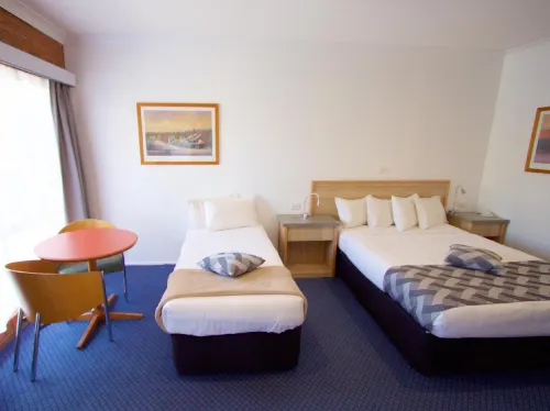 Albury Paddlesteamer Motel Rooms Photos
