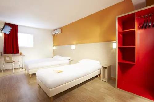 Ibis Marseille Centre Prefecture Photos